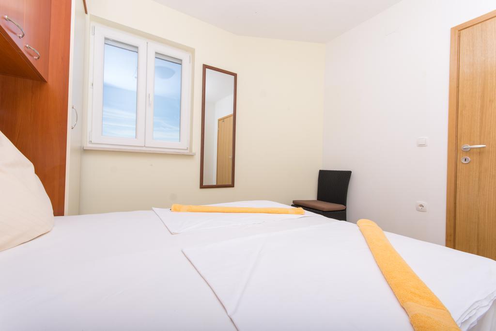 Apartment Ljuba Trogir Exterior foto